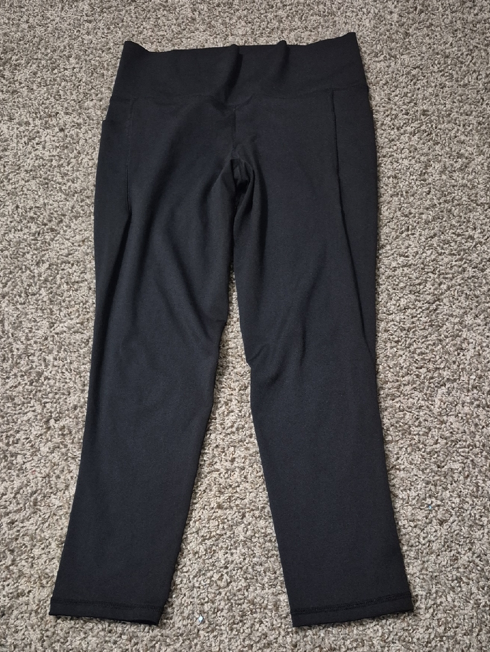 Classic Black Cropped Active Leggings